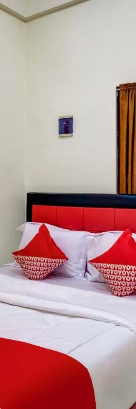 Super OYO 3878 Graha Hsc Syariah，位于德波的酒店