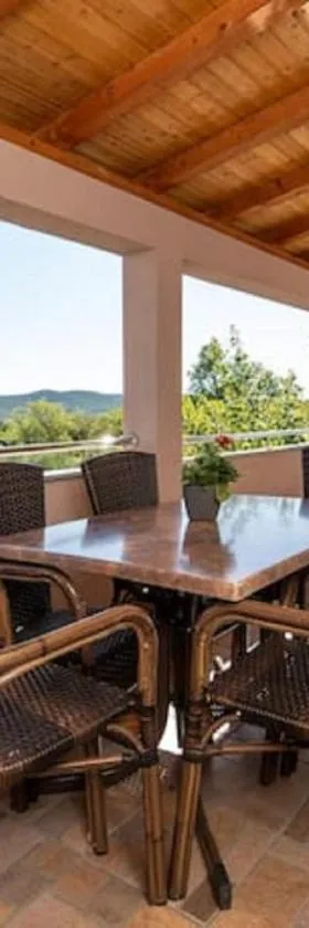 Sweet Apartment Iva & Luca，位于Stankovci的酒店