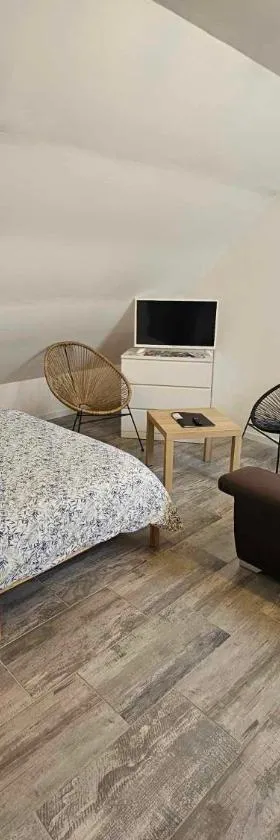 Studios du Cèdre，位于Cuvilly的酒店