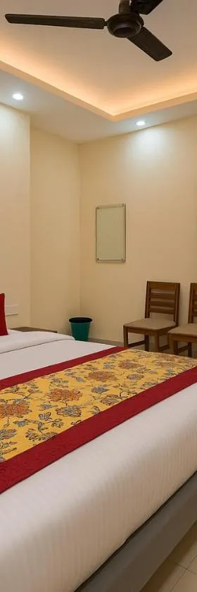 Hotel Rising Ayodhya，位于Faizābād的酒店