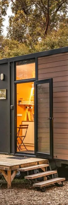Forest Nook Tiny House by Tiny Away，位于Buffalo的酒店