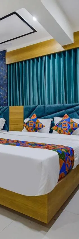 Green Tree Hotel，位于艾哈迈达巴德的酒店