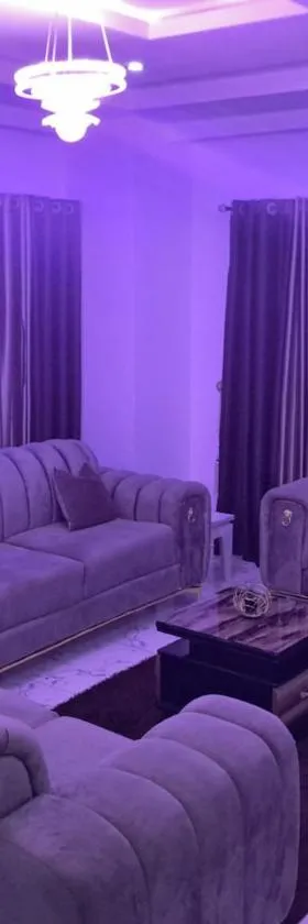 Comfort Homes - Cozy Apartment in Egbeda，位于Okunola的酒店