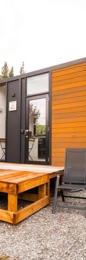 Colca Creek Tiny House by Tiny Away，位于Lawrence的酒店