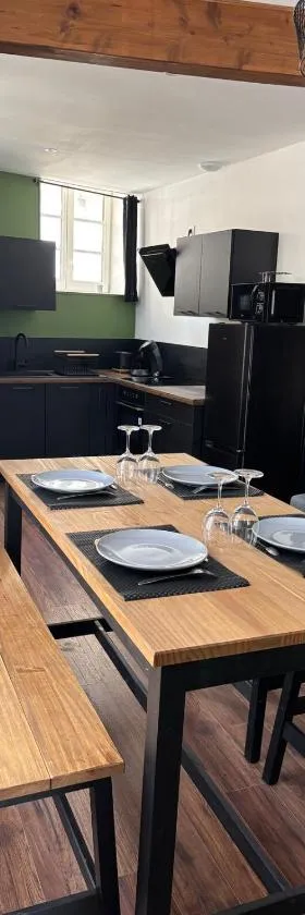 Appartement plein coeur de ville，位于丰特奈勒孔特的酒店