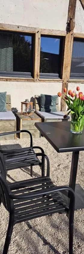 Hoeve BôThé - Vakantiewoning，位于Alken的酒店