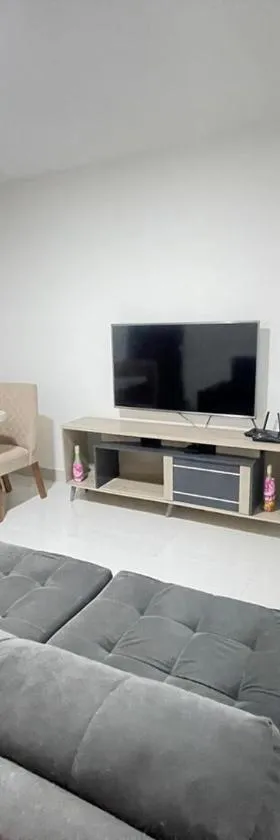 Casa Ampla e Climatizada - Smart TV e Pet Friendly，位于费拉迪圣安娜的酒店