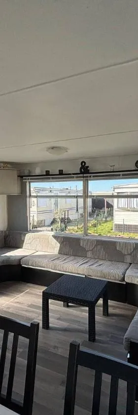 Mobile home au camping New Vennepark，位于Harendijk的酒店