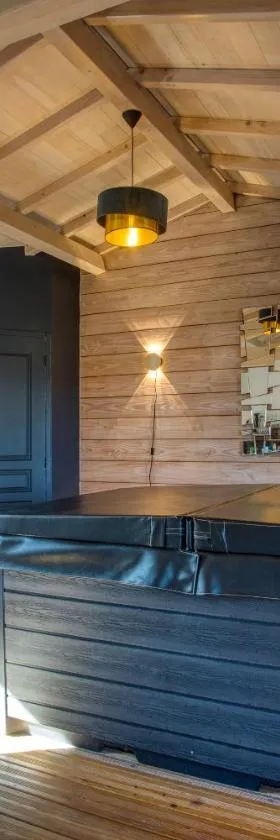 gite&spa privatif -le bois de la pause-，位于Saint-Cybranet的酒店