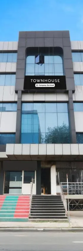 Super Townhouse Gudivada Formerly Sistla，位于Gudivāda的酒店
