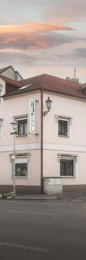 Hotel Bohemia，位于Stará Boleslav的酒店