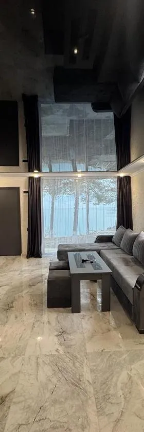 Nirvana Lake View，位于塞凡的酒店