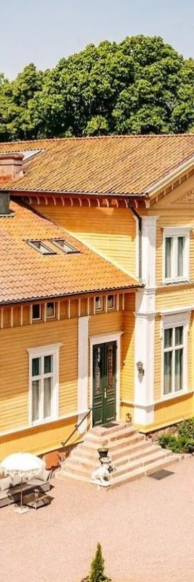 Tingsholm Festvåning, Konferens, Vandrarhem，位于Moholm的酒店