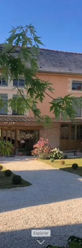 Domaine hotel de France，位于Cunfin的酒店