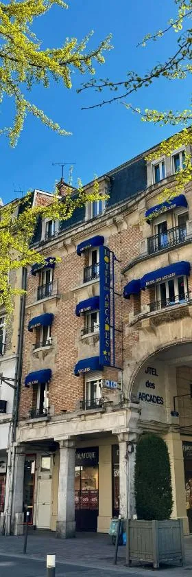 Hôtel des Arcades，位于兰斯的酒店