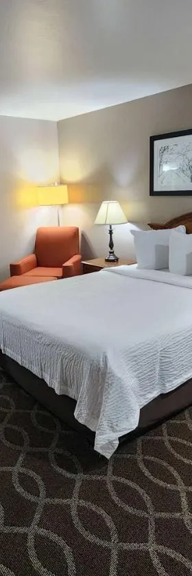 Ramada Bayside Inn & Suites Eureka，位于尤里卡的酒店