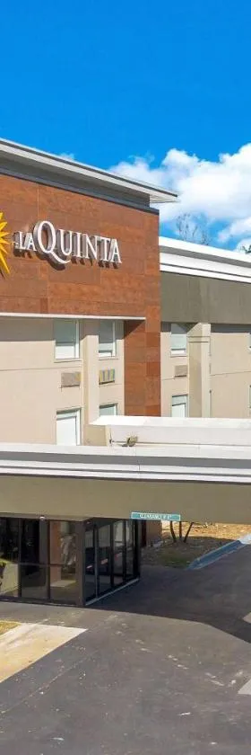 La Quinta Inn & Suites by Wyndham Jacksonville Mandarin，位于杰克逊维尔的酒店
