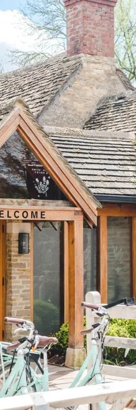 Wild Thyme & Honey - Cirencester-Cotswolds，位于赛伦塞斯特的酒店
