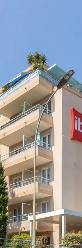 Ibis Roquebrune Cap Martin Menton，位于芒通的酒店