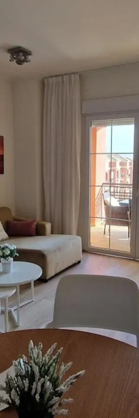Apartamento moderno en un Resort de 4 Estrellas，位于伊斯兰蒂拉的酒店