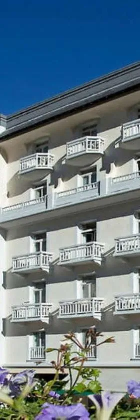 B&B HOME Brides-les-Bains Les 3 Vallées，位于布里德莱班的酒店