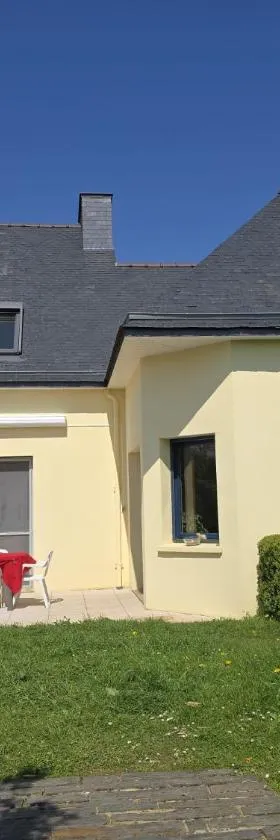 Les chambres de la Vallée Cachée，位于Callac的酒店