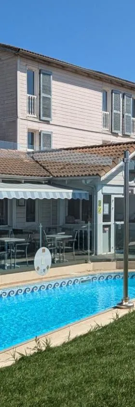 Hotel & Restaurant Heliotel，位于蒙费列叙尔莱的酒店