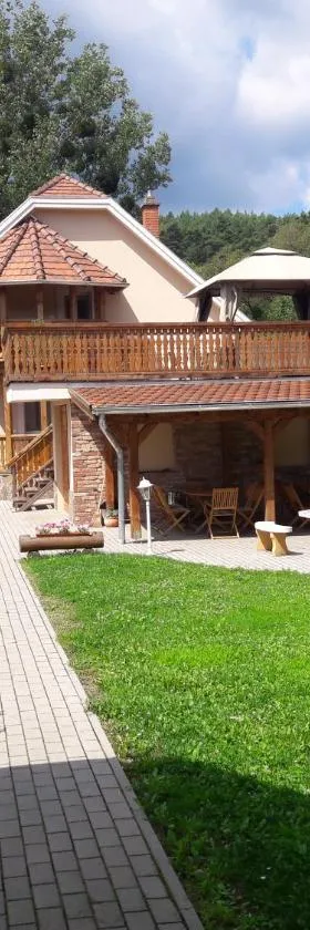 Szilvásvárad Camping & Apartman，位于锡尔沃斯瓦里德的酒店