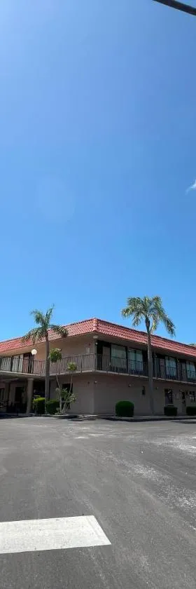 塔彭岸旅馆，位于塔彭斯普林斯的酒店