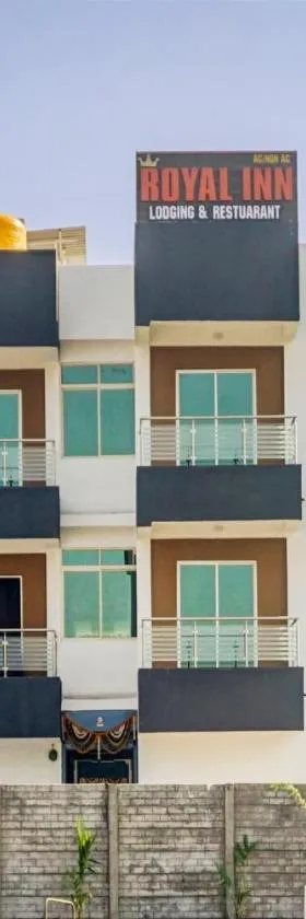 Hotel O Royal Inn Lodging，位于Kharakvasla的酒店