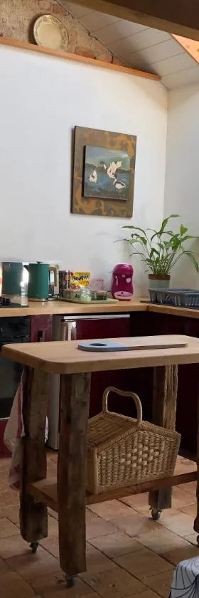 Bramble cottage，位于Saint-Didier-en-Donjon的酒店