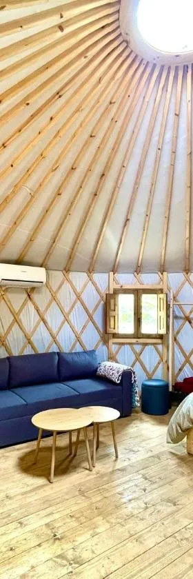 Camping El Madroñal，位于丰特埃里多斯的酒店