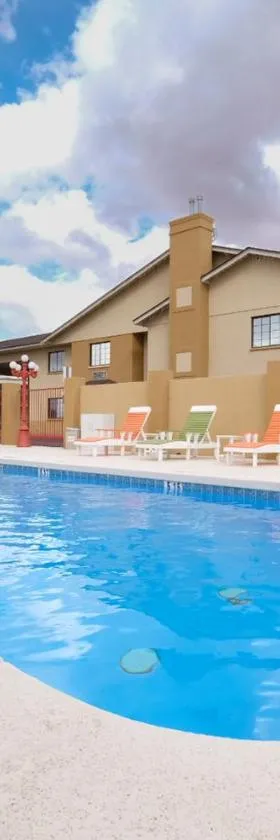 Quality Inn Holbrook near Petrified Forest，位于胡尔伯克的酒店