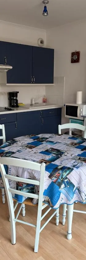 Appartement proche mer，位于屈克的酒店