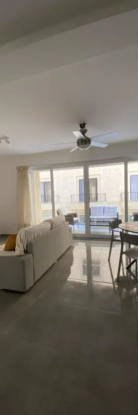 Hanini Suites，位于Il-Gżira taʼ Forti Manoel的酒店