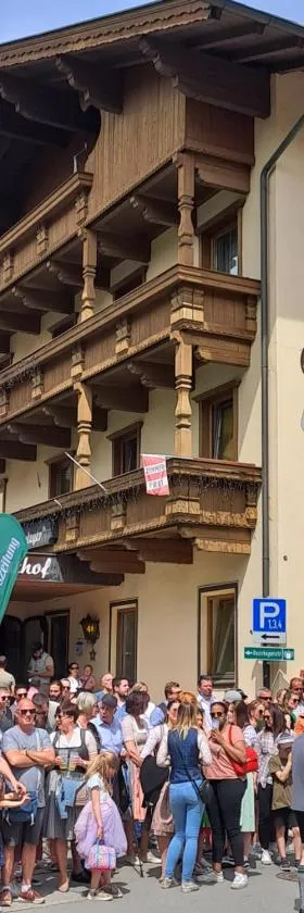 Hotel Untermetzger，位于齐勒河谷采尔的酒店