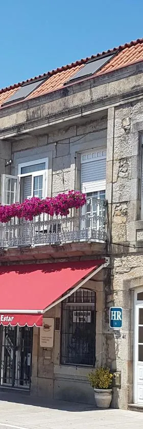 Hotel Avenida Baiona，位于巴约讷的酒店