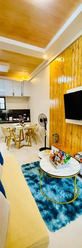 FYLL Homes Francheska Suite Calvario St Cavinti Town Proper，位于Cavinti的酒店