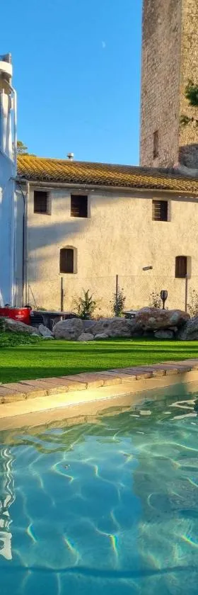 Castell Granadella，位于安波拉的酒店