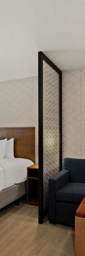 Everhome Suites Brownsville，位于布朗斯维尔的酒店