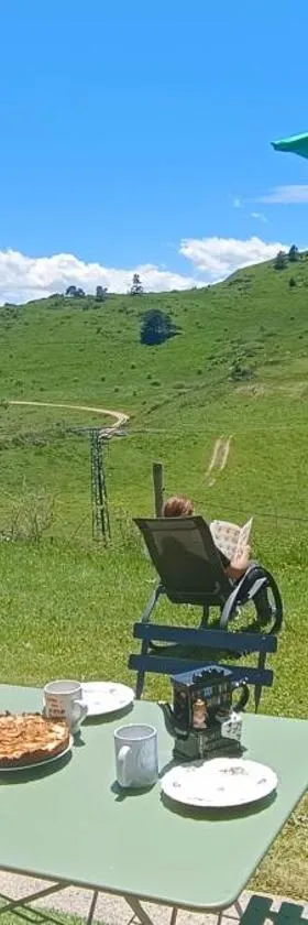 Gîte avec vue exceptionnelle sur les montagnes，位于Camurac的酒店