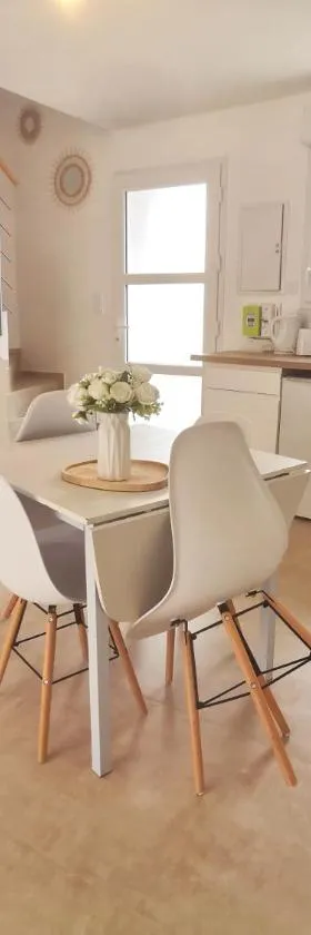Magnifique duplex neuf parking et terrasse，位于多勒的酒店