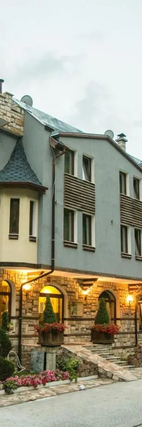 赫罗格城堡旅馆，位于特里格拉德的酒店