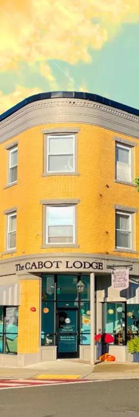 The Cabot Lodge，位于比弗利的酒店