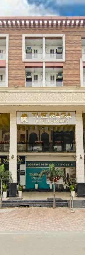 Hotel the Rasa at Vasundhara，位于加济阿巴德的酒店
