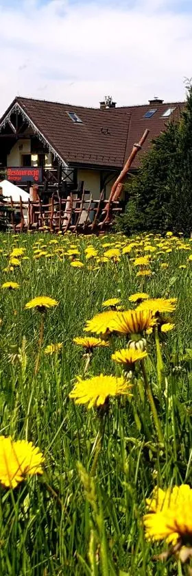 Tajemniczy Ogród Szczytna - Bed & Breakfast，位于茨兹伊特纳的酒店
