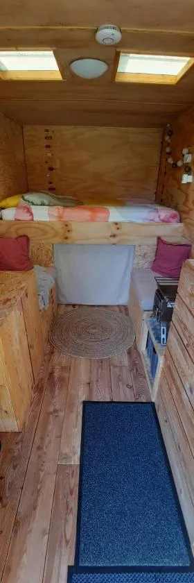 Knus Tiny house La Coume，位于Biert的酒店