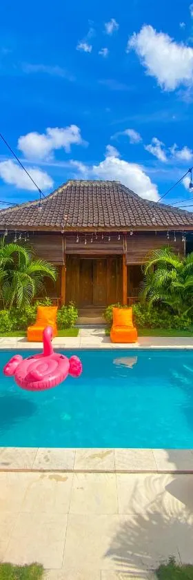 Lotus & Teak Villas，位于Dalung的酒店
