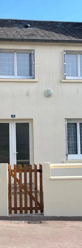 MAISON DE VILLE，位于La Haye-du-Puits的酒店