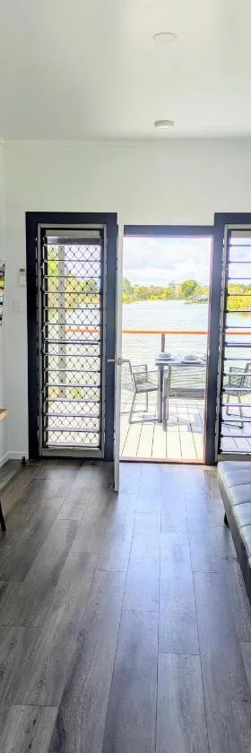Trinity Islands Holiday Park - Cabin Accommodation，位于Burrum Heads的酒店